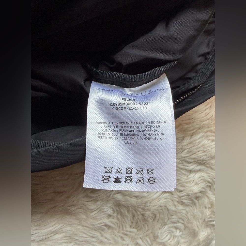 NWT Moncler Black Felicie Belt Bag in Black - Picture 5 of 5